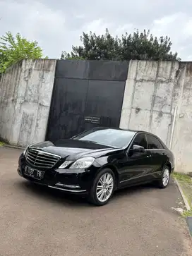 Mercedes-Benz E300 2010 Bensin