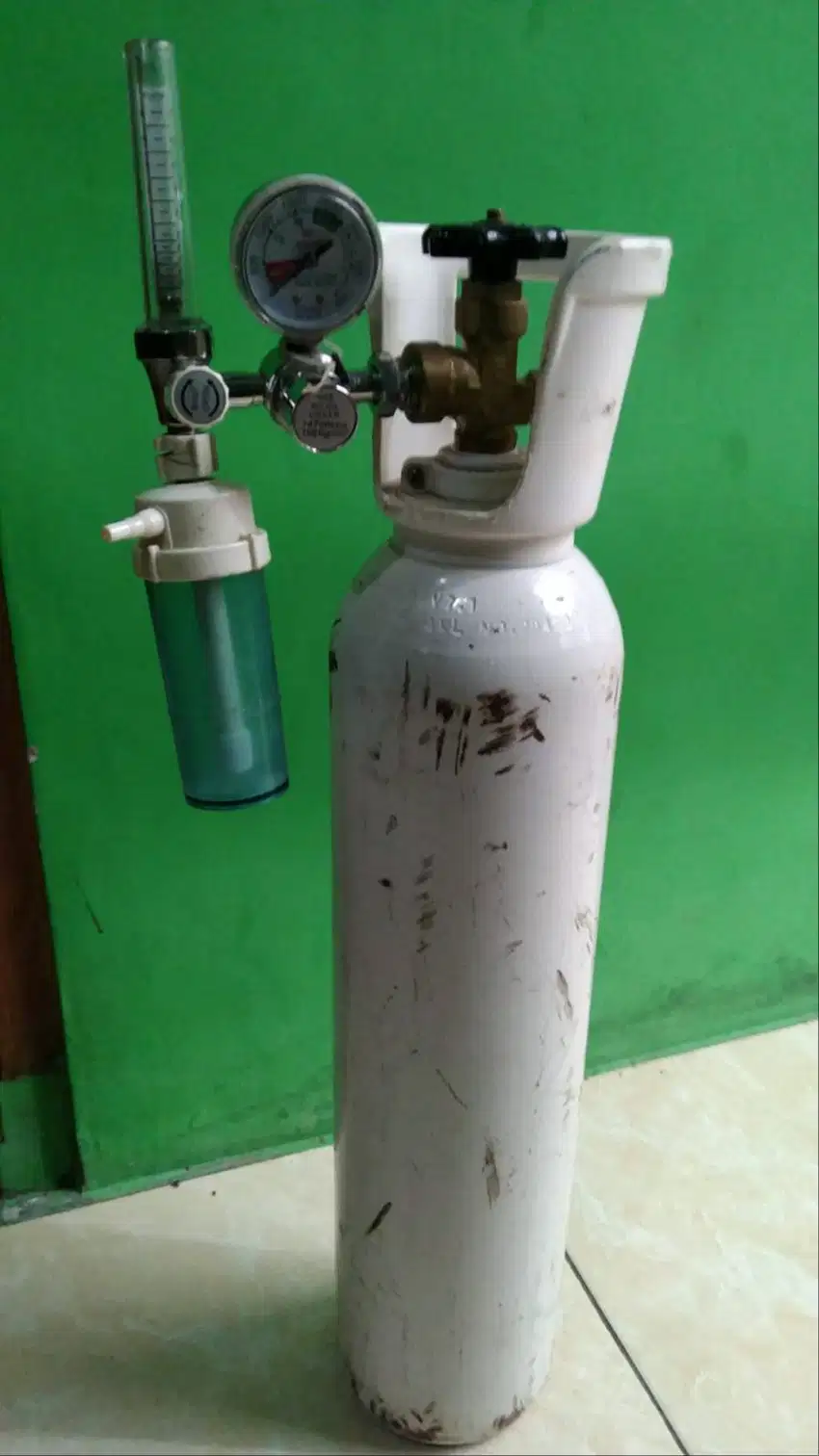 Tabung oksigen 1 M3 plus regulator, masih bagus