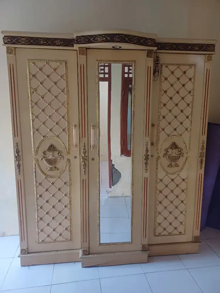 Lemari pakaian jumbo 3 pintu