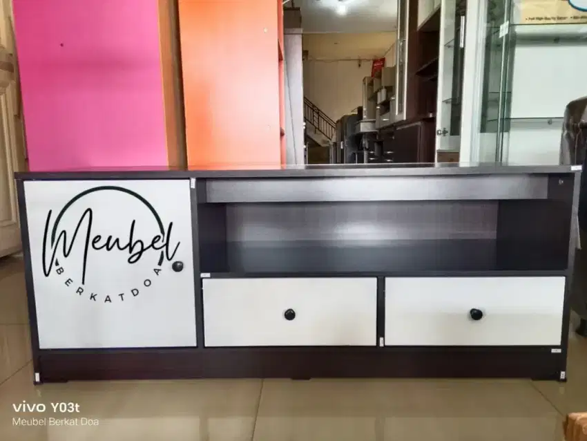 Rak tv minimalis