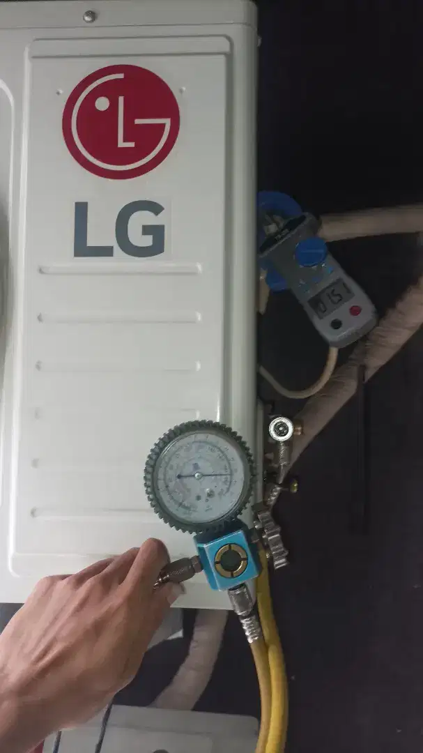 PASANG AC DAN SERVIS
