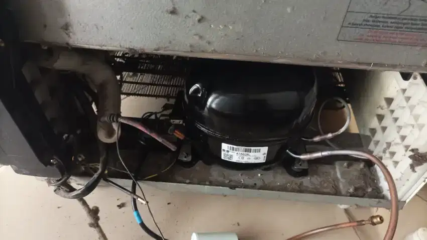 SERVIS KULKAS PANGGILAN BERGARANSI
