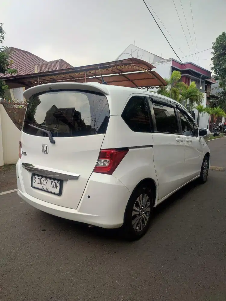 Honda Freed SD at metic Tahun 2012 Putih nopol ganjil jakarta