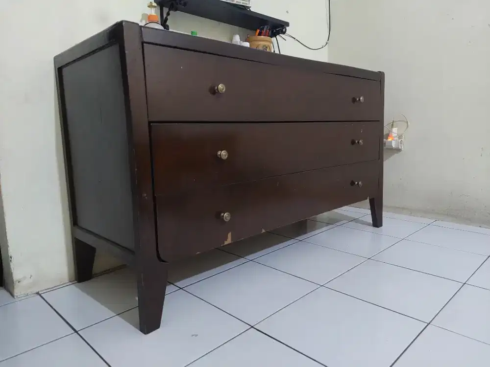 Meja pajangan clasic