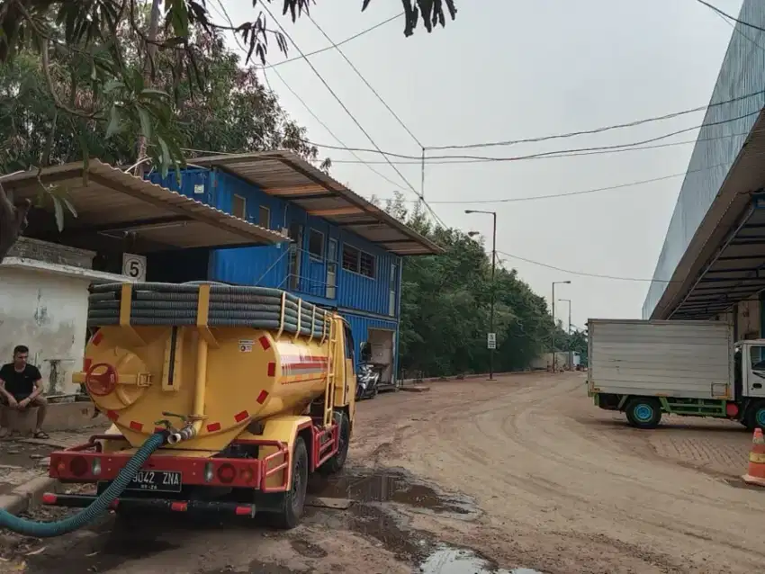 SEDOT WC DAN MAMPET PERIUK SEKITARNYA