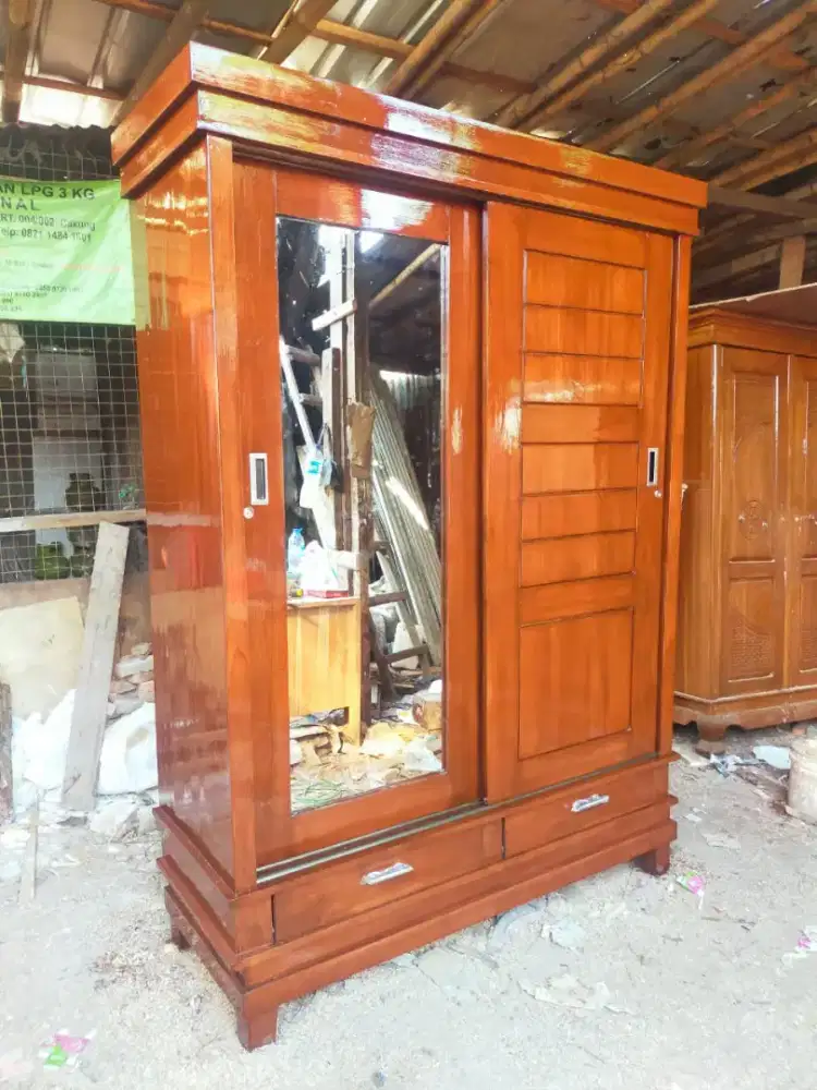 Lemari pakaian pintu2 laci kayu jati