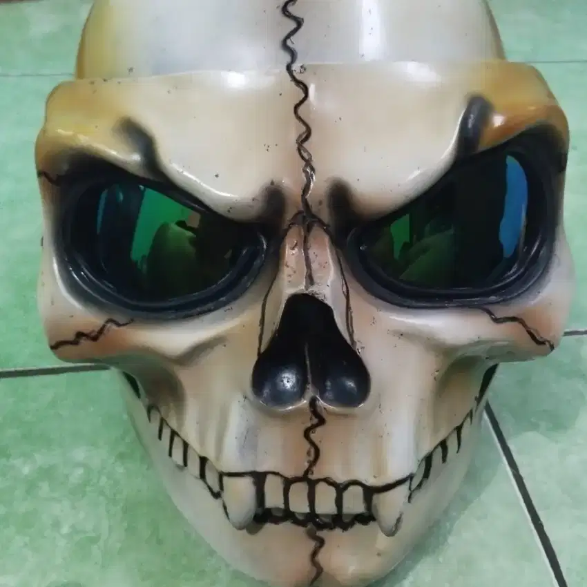 Helm tengkorak, helm unik, helm langka, helm skull