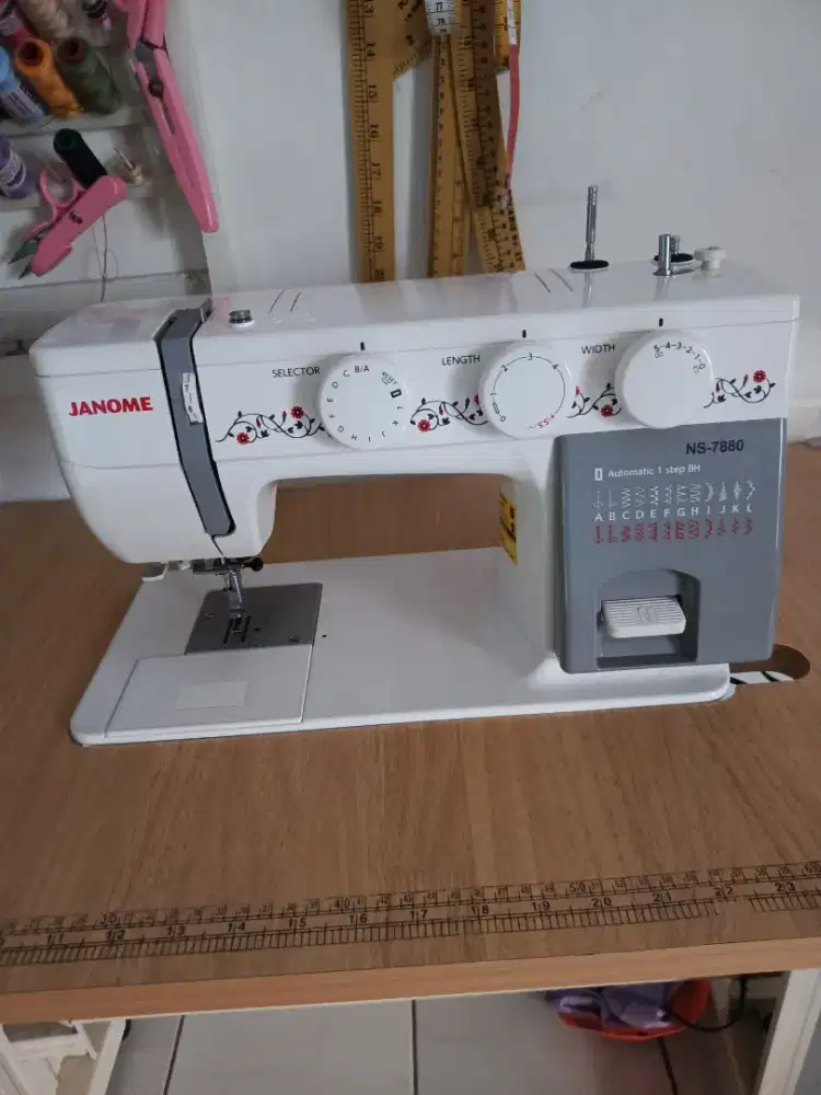 MESIN JAHIT JANOME NS7880