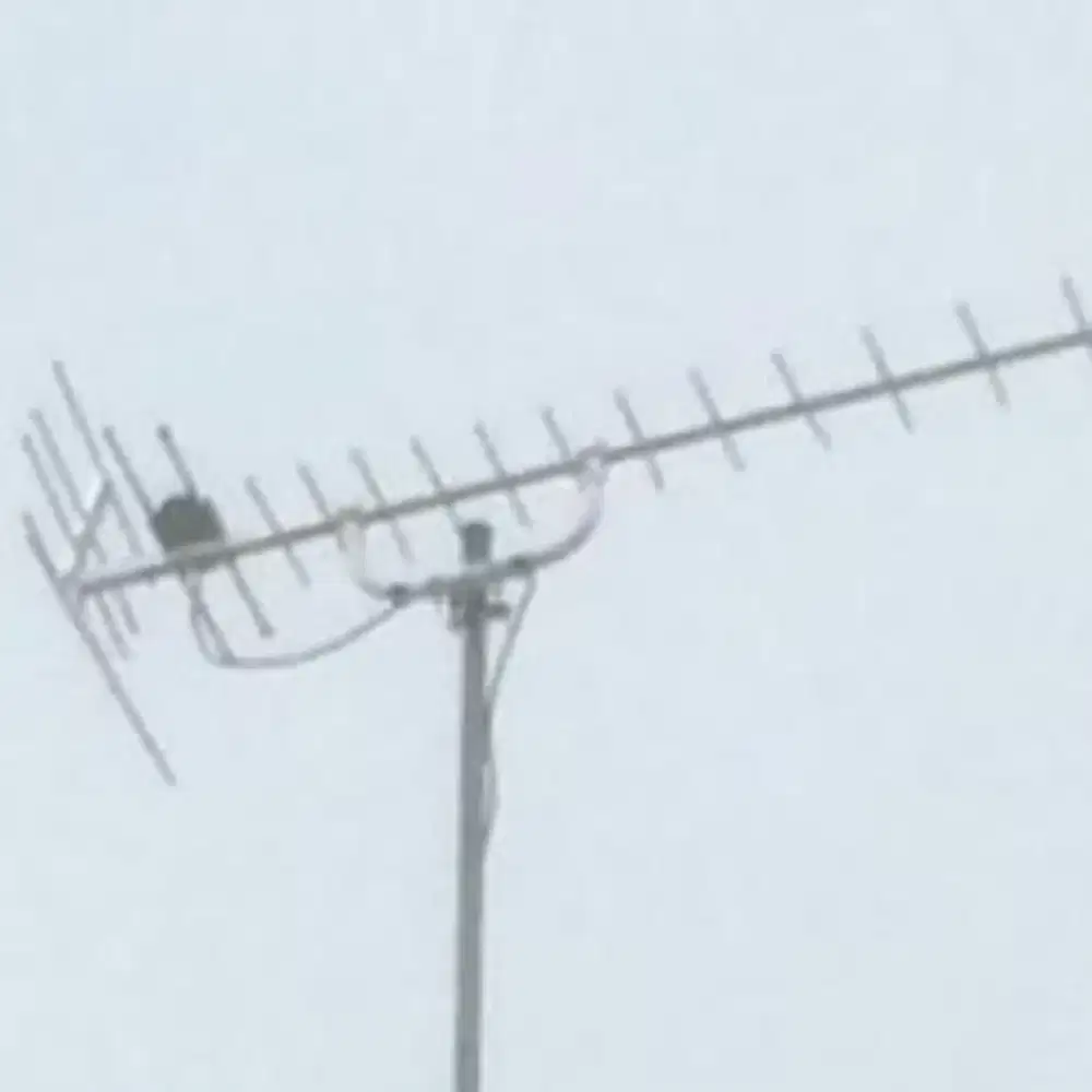 Pasang Antena TV Plus Tiang Besi