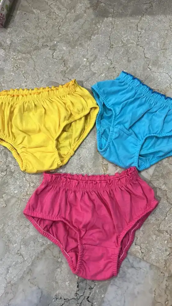 Pakaian dalam ank perempuan