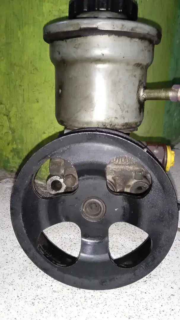 Pompa power steering Innova