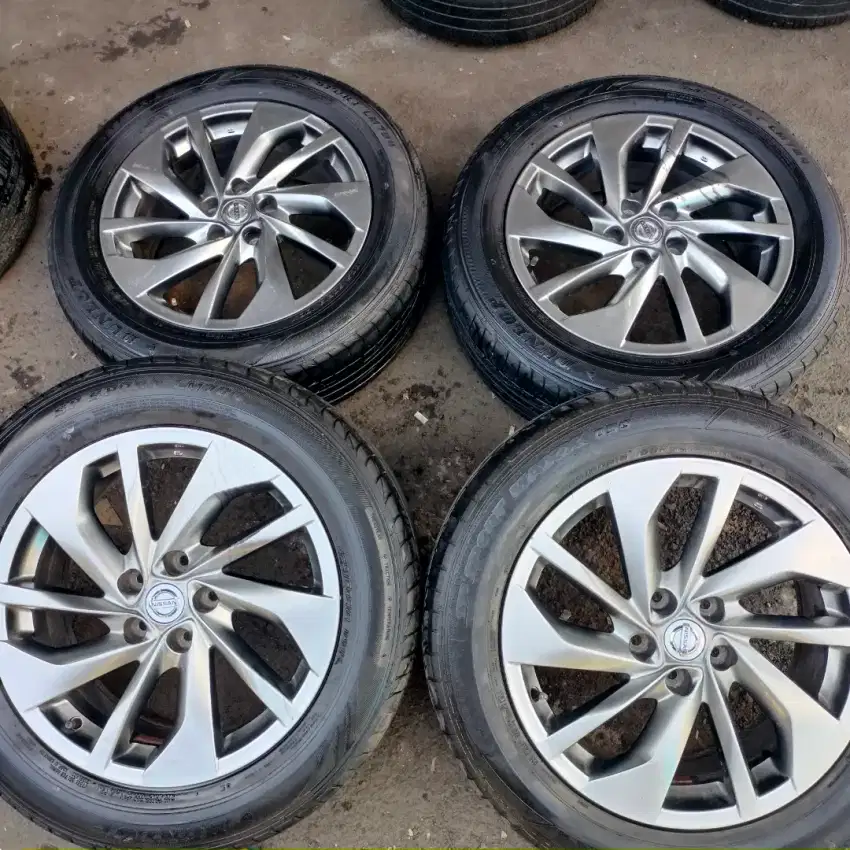 Velg original Nissan Xtrail ring 18 pcd 5x114,3 ban 225/60 R18 4pcs