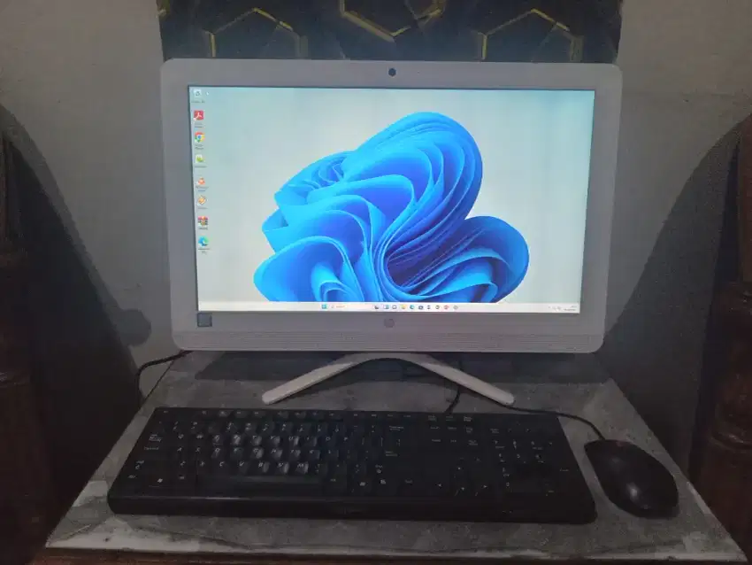 Aio Hp 22 - b020d i3 Gen6 Ram 4gb Ddr4 Hdd 500gb Double Vga