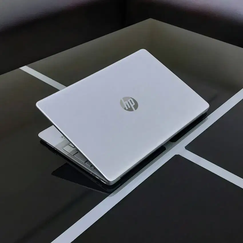 laptop HP core i5 ram 8/256 SSD EliteBook (mirip MacBook)