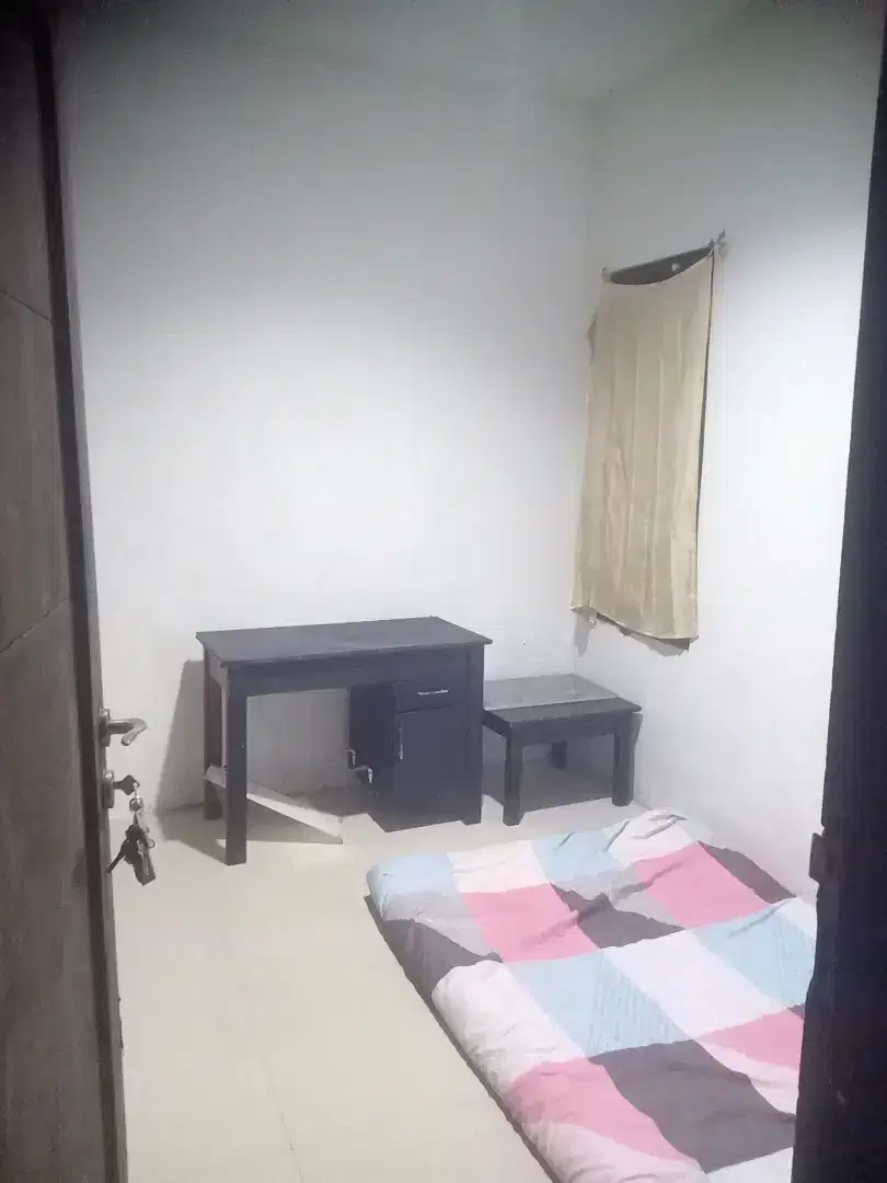 Kost kosan nyaman wc di dalam daerah sindang sirna