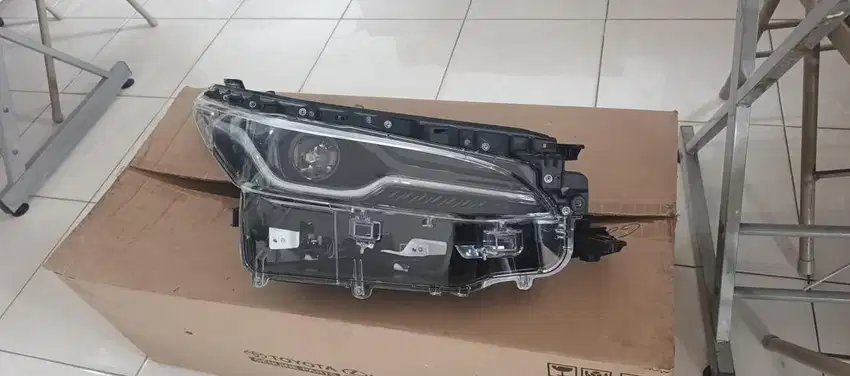 Headlamp Fortuner GR sepasang kiri kanan Baru Original