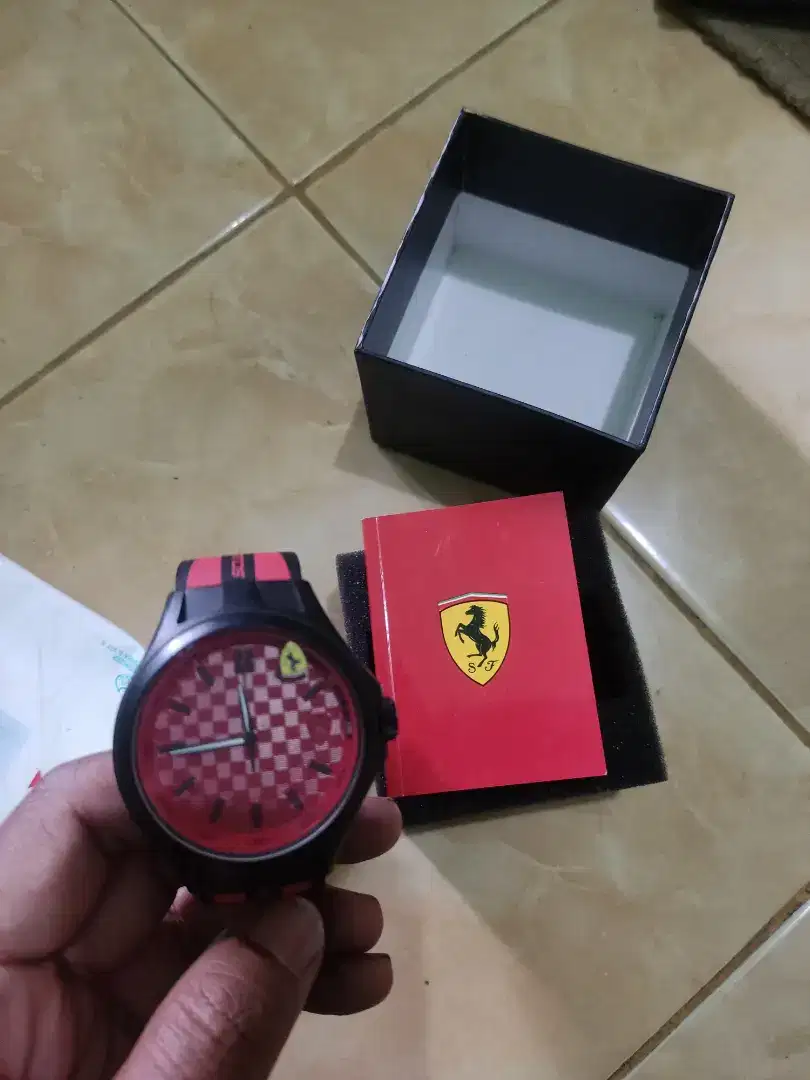 Jam tangan Ferrari Original dari Italy