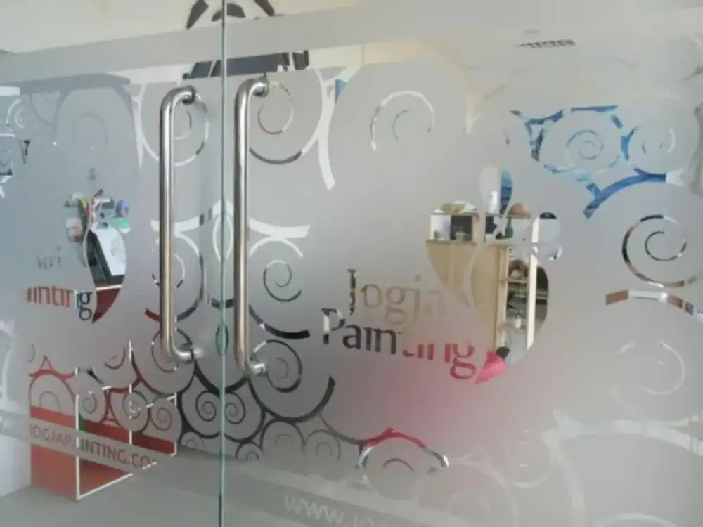 STIKER KACA KANTOR SANDBLAST CUSTOM CUTTING STICKER KACA ES BURAM