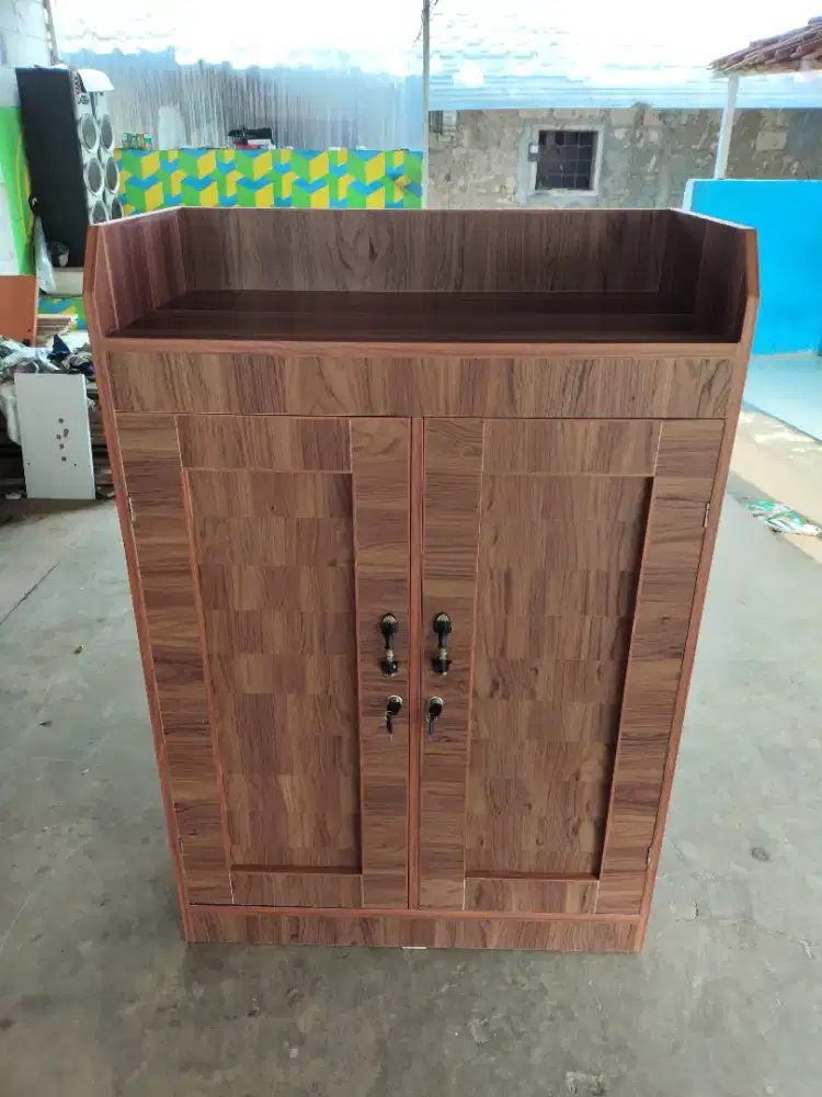 Lemari baju/lemari santri 2 pintu
