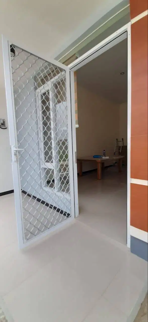 Pintu kasa nyamuk minimalis / teralis pintu, pasang murah berkualitas