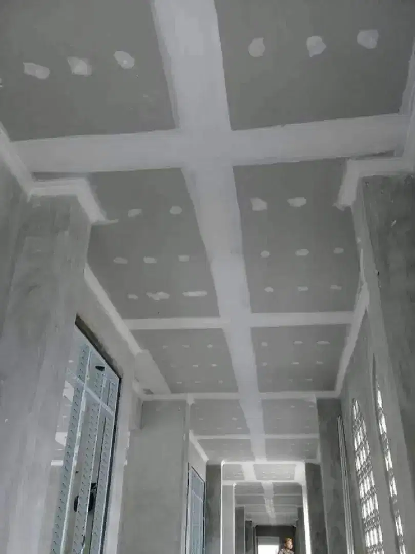Plafon gifsum PVC dan kalsibot