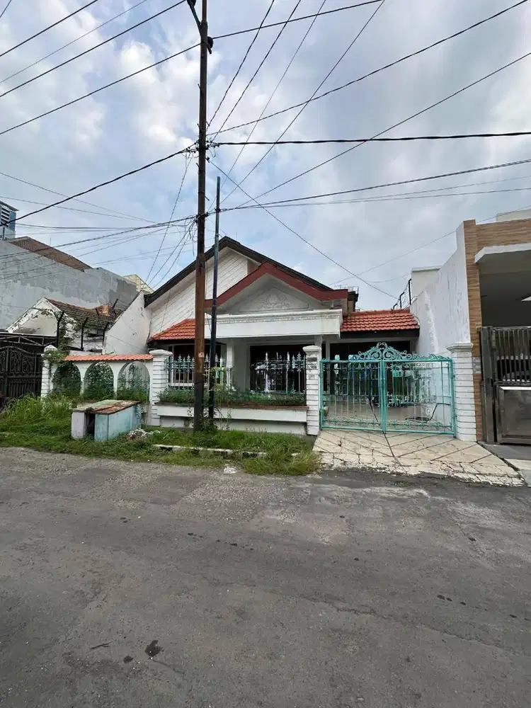 Dijual Rumah Langka Turun Harga Dharmahusada Indah Tengah Surabaya