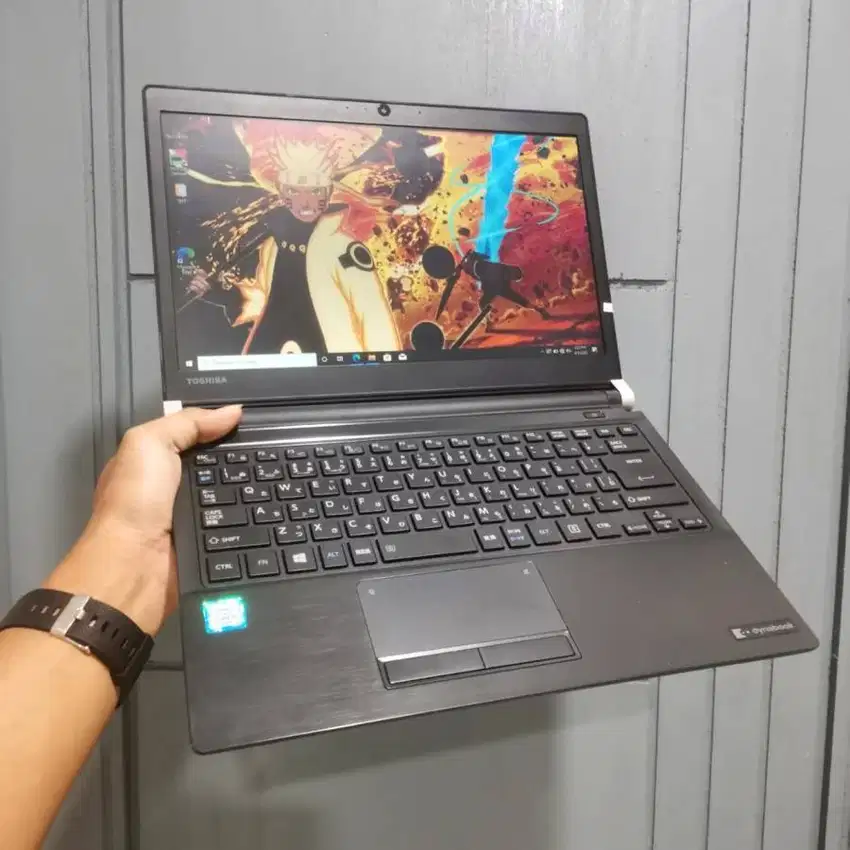 Laptop Toshiba Dynabook R73 Core i7 6500U 2.4GHz RAM 8 SSD 256 D-FC