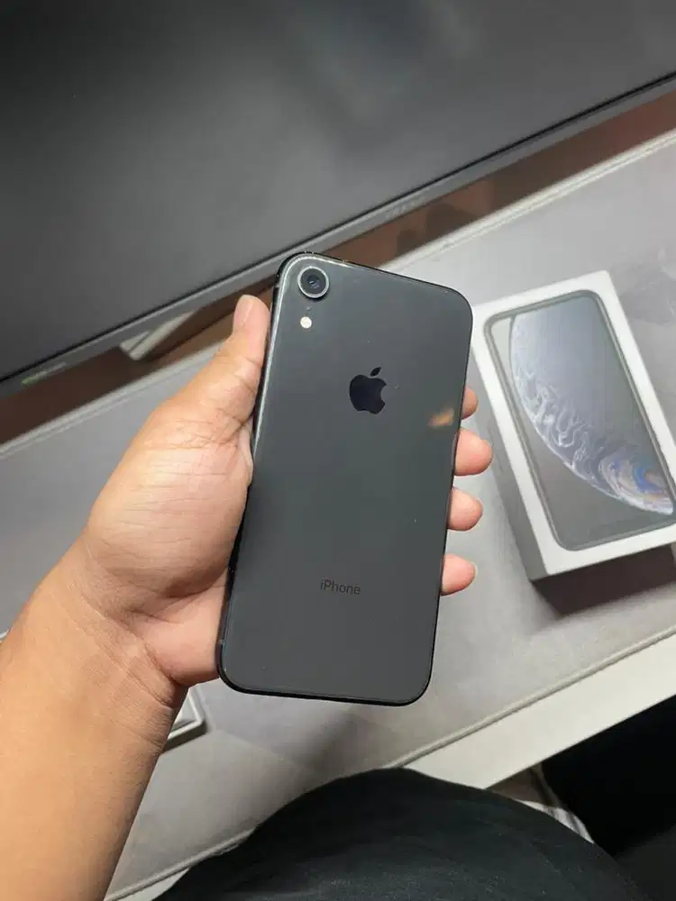 Iphone XR Hitam 64gb Inter
