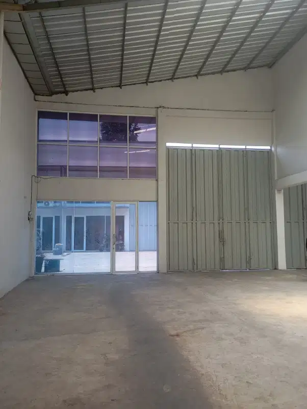 Disewakan Gudang Gandeng di Tanjung pura Jakarta Barat ada kantor