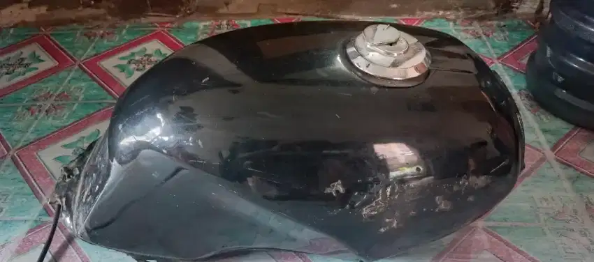 Tank bensin Tiger 2000