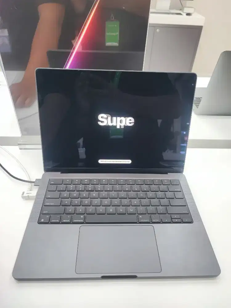 Macbook Pro M4 16/512 GB iBox Cicilan 0%