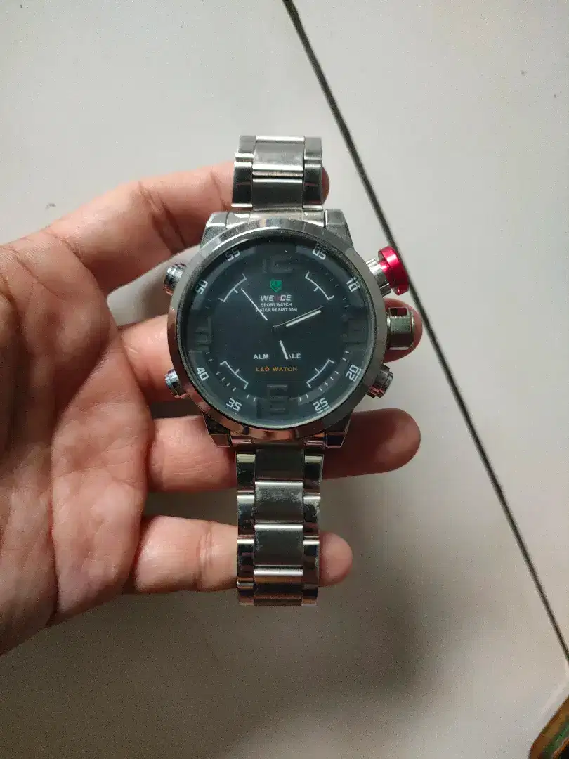 Jam tangan pria merk weide