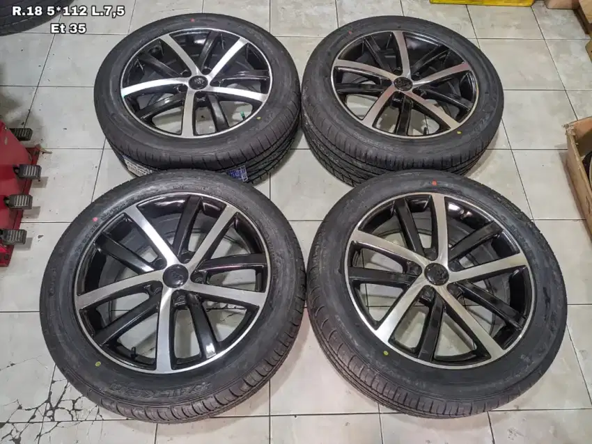 Jual velg + ban rep audi r18 5x112 5x114,3 innova hrv crv rush dll
