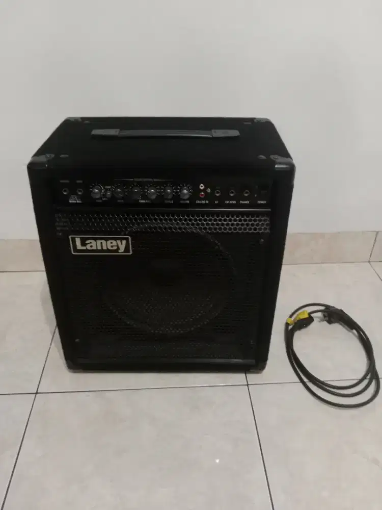 Ampli gitar Bass Laney RB2, like new