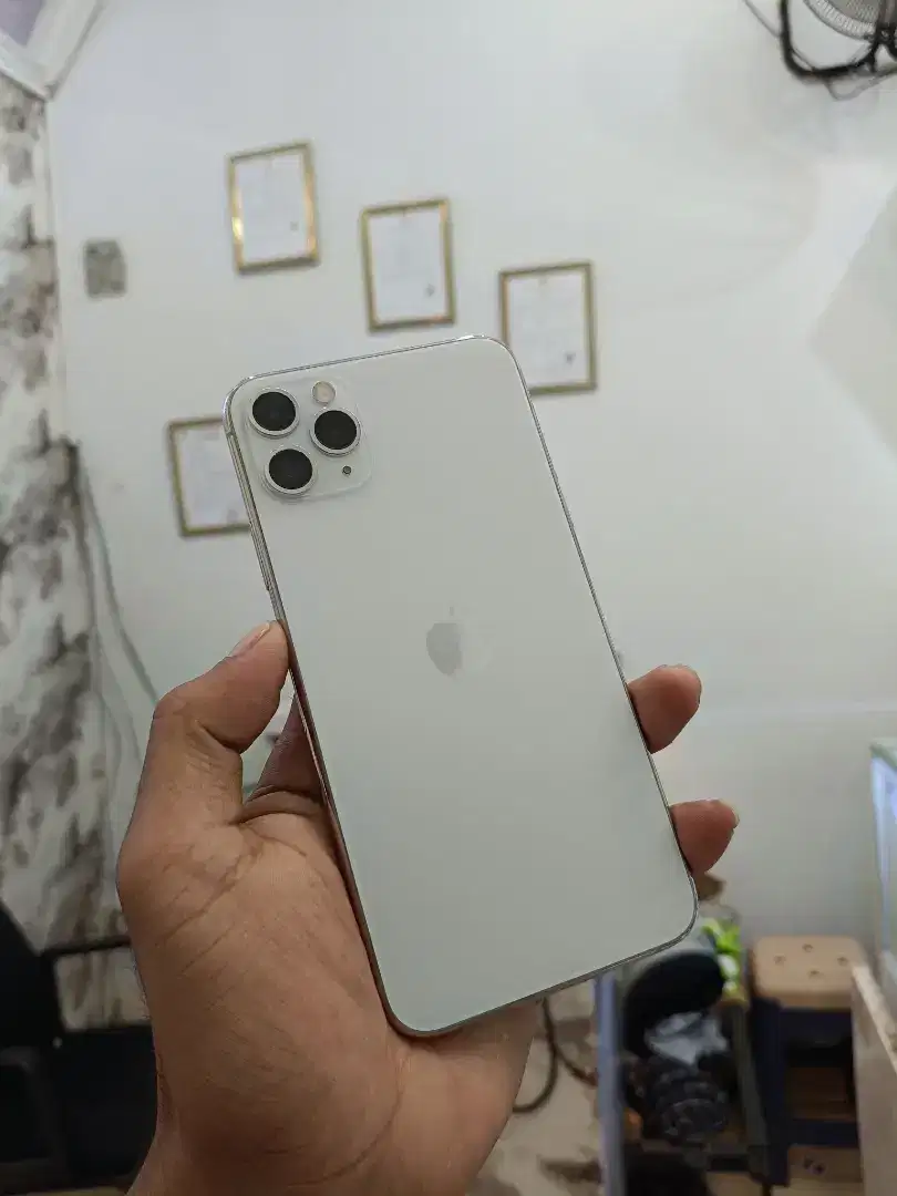 IPhone 11 promax 256 g. Inter