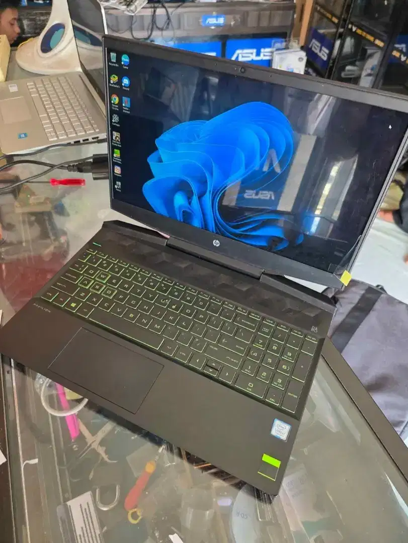 HP PAVILION GAMING 15 Core i7-9750H 8GB Ssd 256GB+hdd 1TB GTX1650