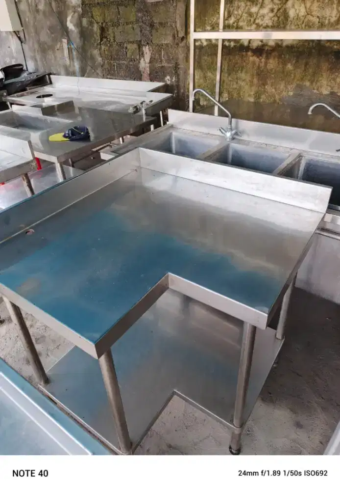 Meja sudut stainless