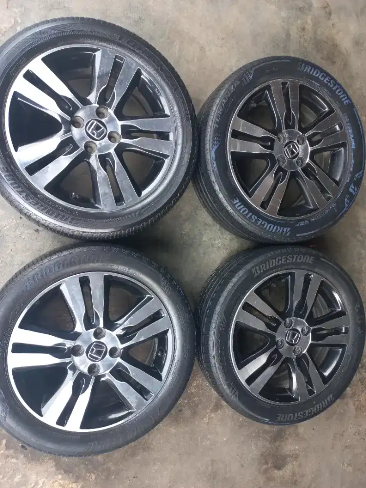 Velg oem Jazz Rs Ring 16 plus ban Bridgestone Turanza