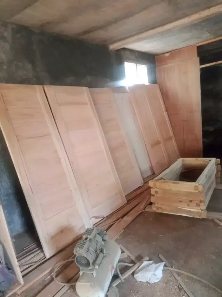 Pintu kamar kayu mahoni