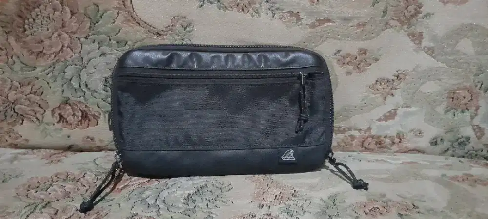 Tas Multi Fungsi Bisa Waist Bag & Hand Bang Ori Arei