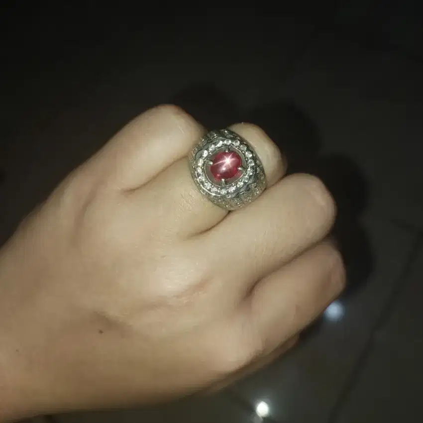 Natural Ruby Star Berkualitas Mewah