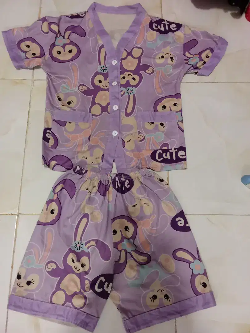 Set piyama anak perempuan motif kelinci