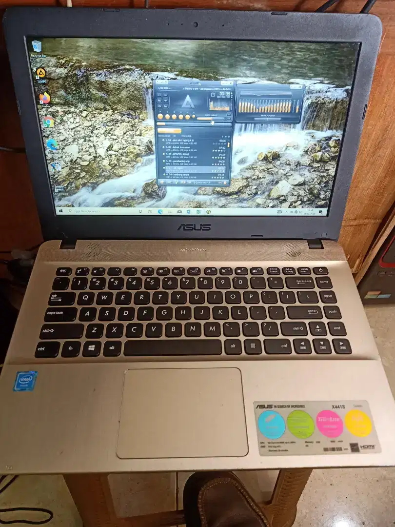 Notebook Asus sudah ssd 256