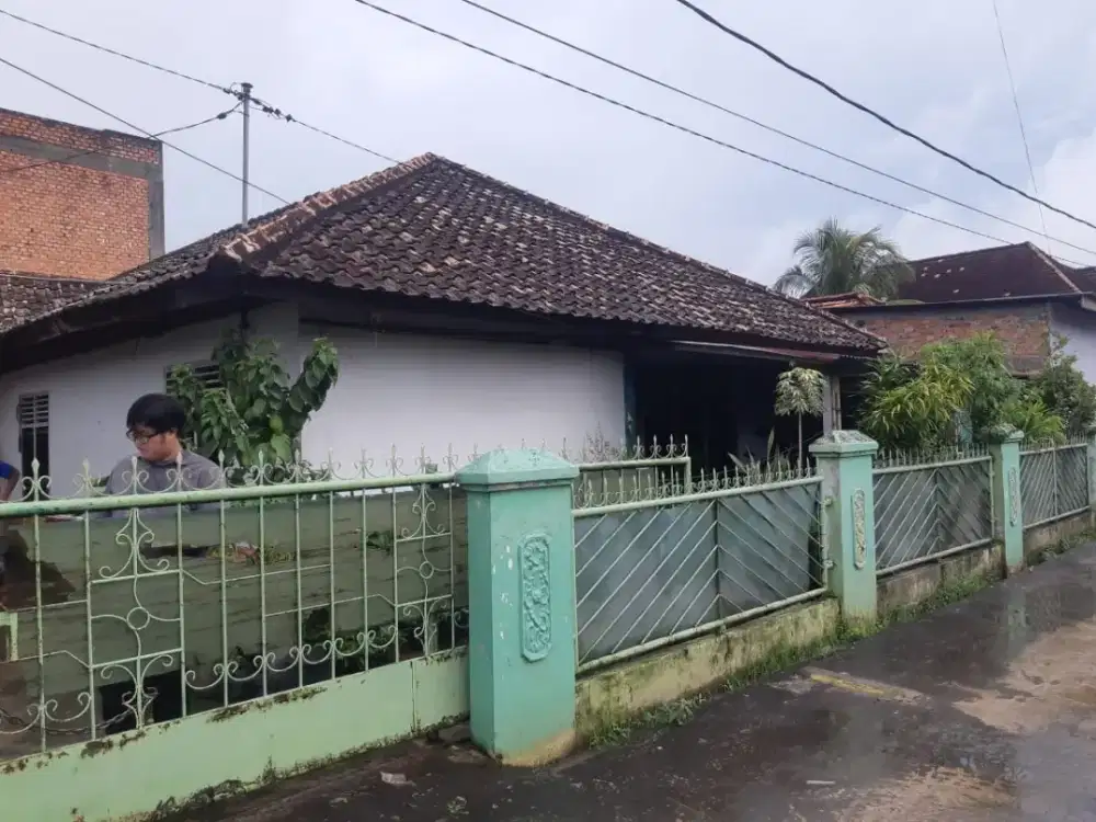 Disewakan Rumah Posisi Strategis
