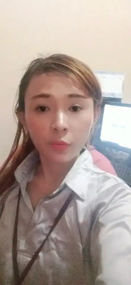 Cari pekerjaan staff admin dan marketing online