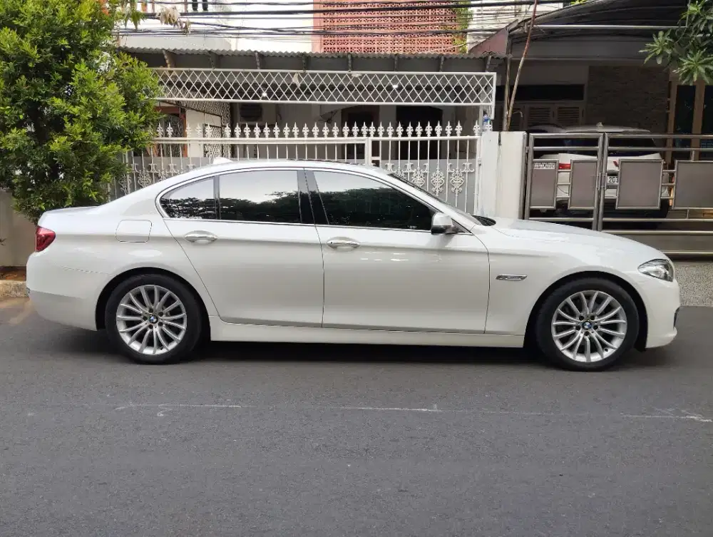BMW 528i Luxury 2.0 AT Thn 2015 Gress