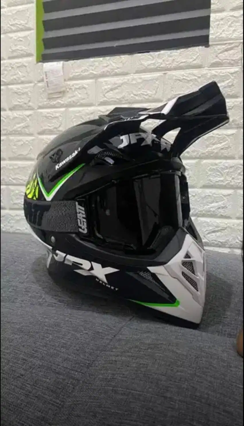 Kawasaki JPX Fox 1 helmet with LEATT google