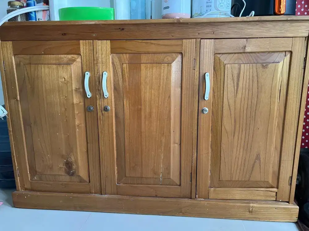 Lemari kayu 3 pintu