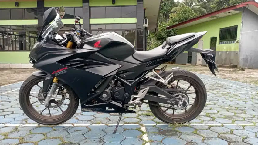 58@: DP:500 RBU B DEPOK NEW CBR150R PAJAK ON
