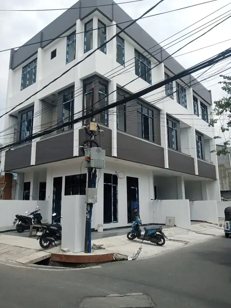 Rumah Mewah 3lantai di Kemayoran Jakarta Pusat